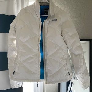 WHITE 550 NORTH FACE PUFFY COAT